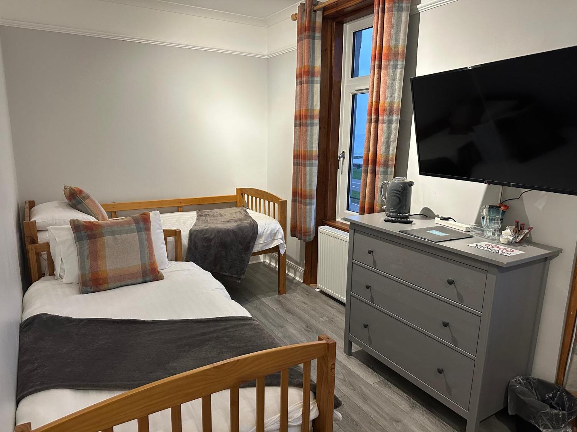 Отель The Cairns Leven Leven  Экстерьер фото